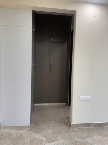 Room in 3 BHK Builder Floor at Tanvi villa, Sector 45 – for Rent