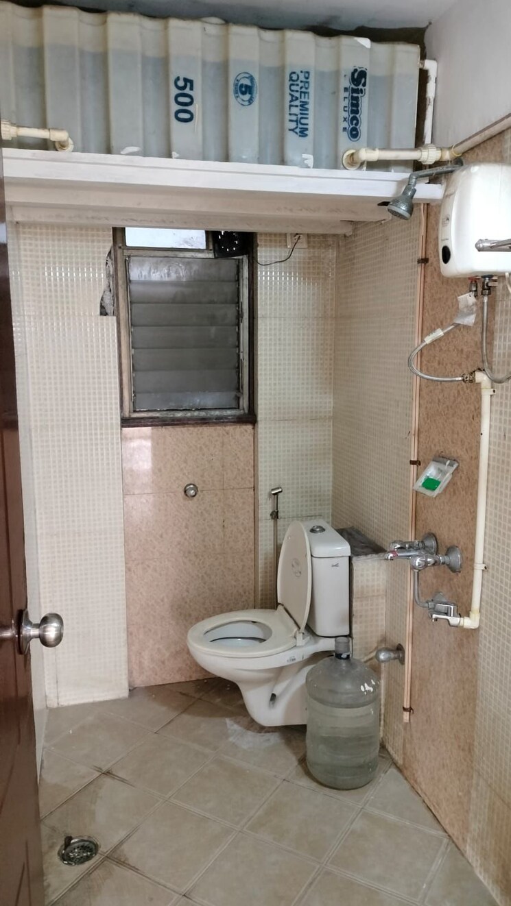Bathroom, unnati-woods-chs 1 Bedroom 471 Sq.Ft. Apartment In Kasarvadavali Thane 8917405