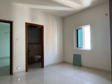 Room in 2 BHK Apartment at Aparna Sarovar Zenith, Nallagandla – for Sale
