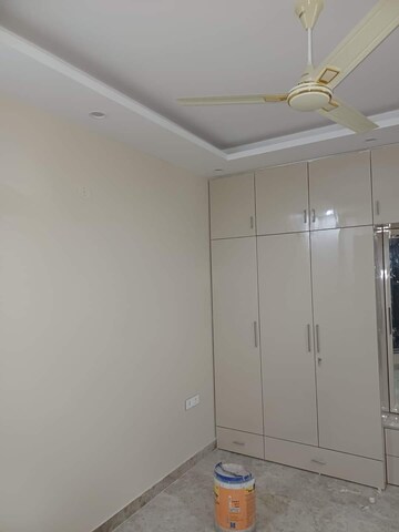 Building Lobby in 3 BHK Builder Floor at Old DLF Colony, Sector 14 – for Rent