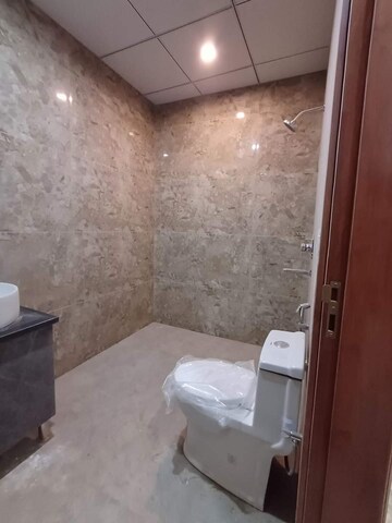 Bathroom in 3 BHK Builder Floor at Old DLF Colony, Sector 14 – for Rent