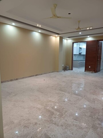 Room in 3 BHK Builder Floor at Old DLF Colony, Sector 14 – for Rent
