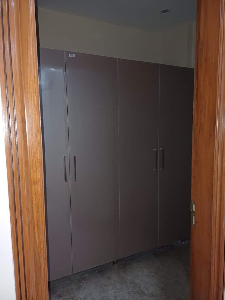 Room, old-dlf-colony 3 Bedroom 2300 Sq.Ft. Builder Floor In Sector 14 Gurgaon 8917453