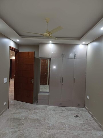Building Lobby in 3 BHK Builder Floor at Realtech The Luxurium, Sushant Lok I – for Sale