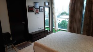 Room in 3 BHK Apartment at Oberoi Realty Exquisite, Goregaon East – for Sale