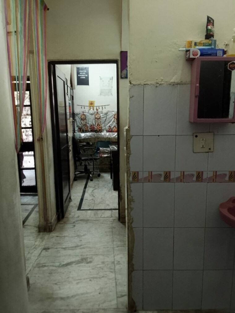 undefined, ramesh nagar 2.5 Bedroom 720 Sq.Ft. Builder Floor In Ramesh Nagar Delhi 8917490