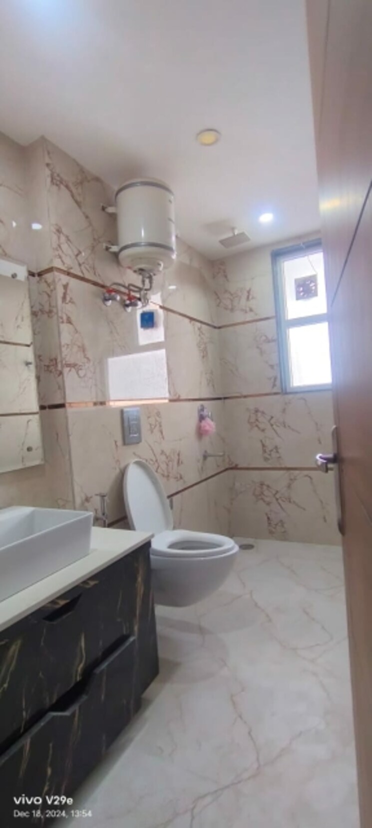 Bathroom, ss-plaza-gurgaon 3 Bedroom 2500 Sq.Ft. Builder Floor In Sector 47 Gurgaon 8917529