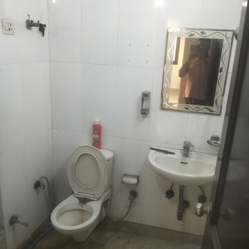 Bathroom in 2.5 BHK Builder Floor at Ramesh Nagar – for Rent