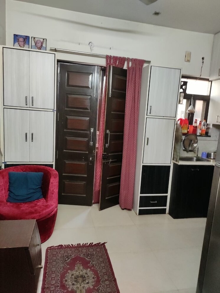 Living Room, dayanand colony 6+ Bedroom 4500 Sq.Ft. Independent House In Dayanand Colony Delhi 8917508