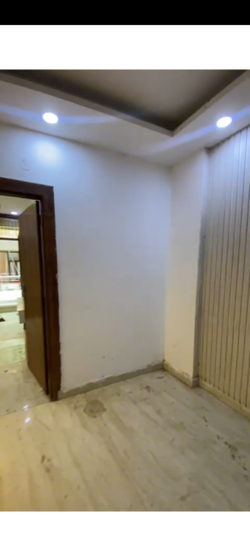 Building Lobby in 2 BHK Builder Floor at Lucky The Palm Valley, Sector 1 Greater Noida – for Sale