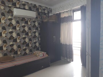 Living Room in 2 BHK Apartment at Gomti Nagar – for Rent