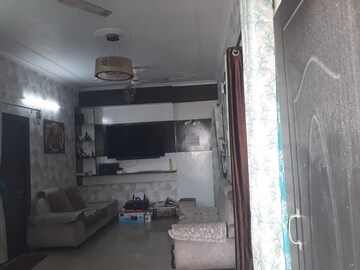 Living Room in 2 BHK Apartment at Gomti Nagar – for Rent