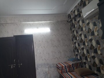Living Room in 2 BHK Apartment at Gomti Nagar – for Rent