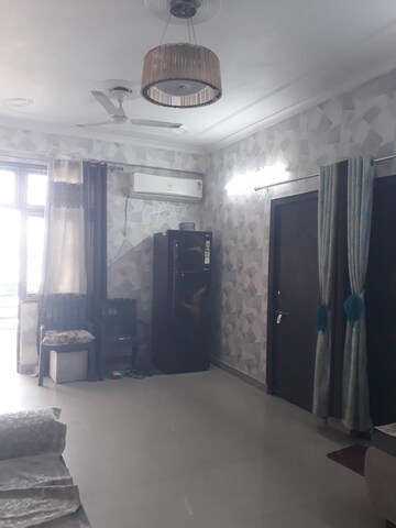 Living Room in 2 BHK Apartment at Gomti Nagar – for Rent
