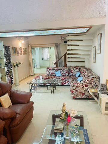 Bedroom in 5 BHK Independent House at Jubilee Hills – for Rent