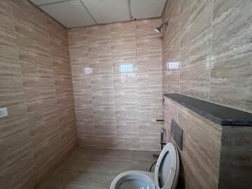 Master Bedroom in 3.5 BHK Builder Floor at BPTP Amstoria, Sector 102 – for Sale