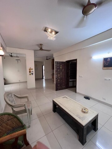 Master Bedroom in 3.5 BHK Builder Floor at BPTP Amstoria, Sector 102 – for Sale