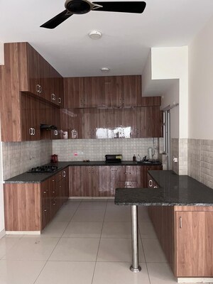 Kitchen in 3.5 BHK Builder Floor at BPTP Amstoria, Sector 102 – for Sale