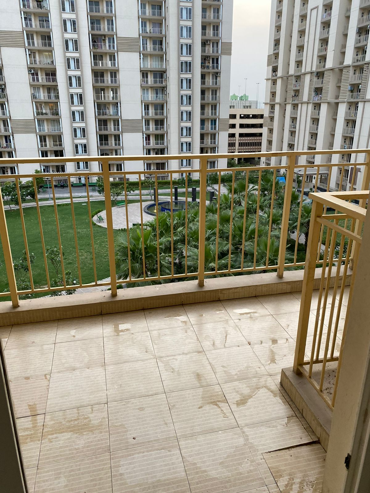 3 BHK + Pooja Room,Servant Room 1650 Sq.Ft. Apartment in Emaar Gurgaon Greens