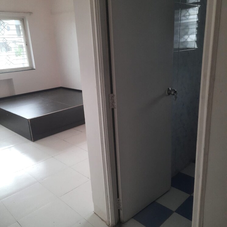 Bathroom, kakade-shades-of-trade 3 Bedroom 1250 Sq.Ft. Apartment In Karve Road Pune 8917559