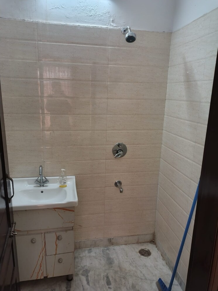 Bathroom, sector 15 3 Bedroom 1800 Sq.Ft. Independent House In Sector 15 Chandigarh 8917554
