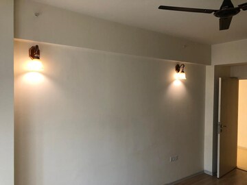 Room in 3 BHK Apartment at DLF The Skycourt, Sector 86 – for Rent