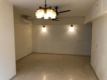 Room in 3 BHK Apartment at DLF The Skycourt, Sector 86 – for Rent