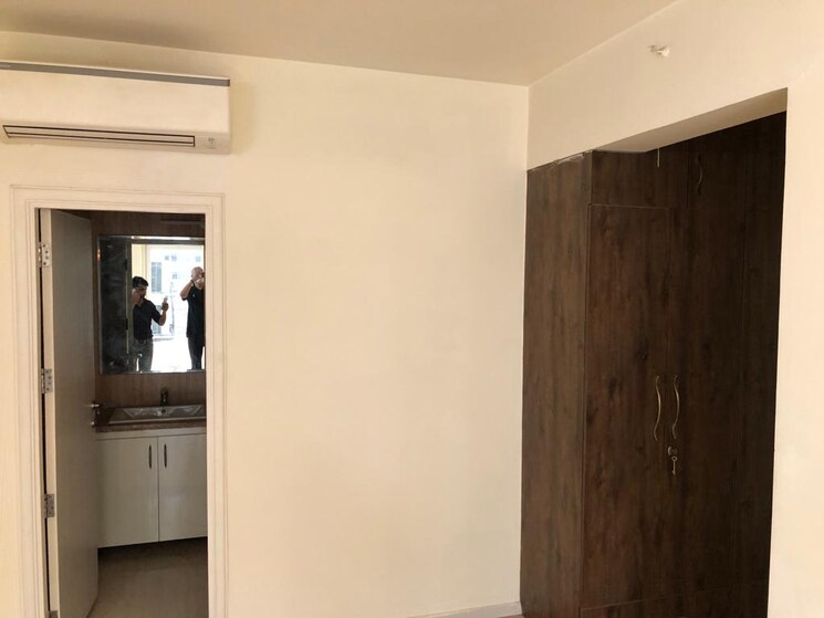 Room, dlf-the-skycourt 3 Bedroom 1931 Sq.Ft. Apartment In Sector 86 Gurgaon 8917570