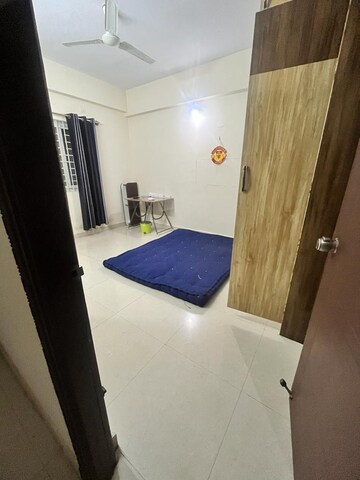 Room in 3 BHK Apartment at Kasavanahalli – for Rent