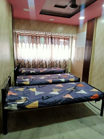 Room in  Pg at Jambli Naka – for Rent
