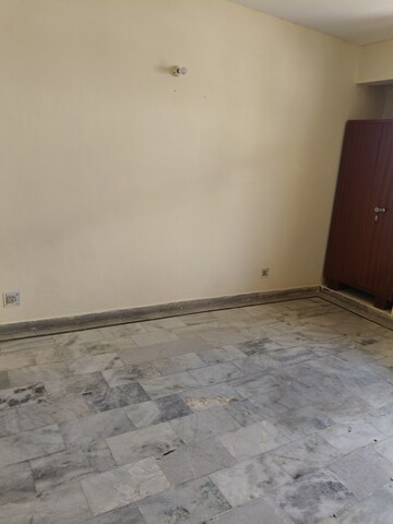 Room in 3 BHK Builder Floor at Raglan Gulmohar Trends, Dhakoli – for Rent