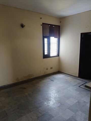Room in 3 BHK Builder Floor at Raglan Gulmohar Trends, Dhakoli – for Rent