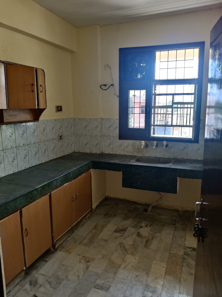 Kitchen, raglan-gulmohar-trends 3 Bedroom 1100 Sq.Ft. Builder Floor In Dhakoli Zirakpur 8917618