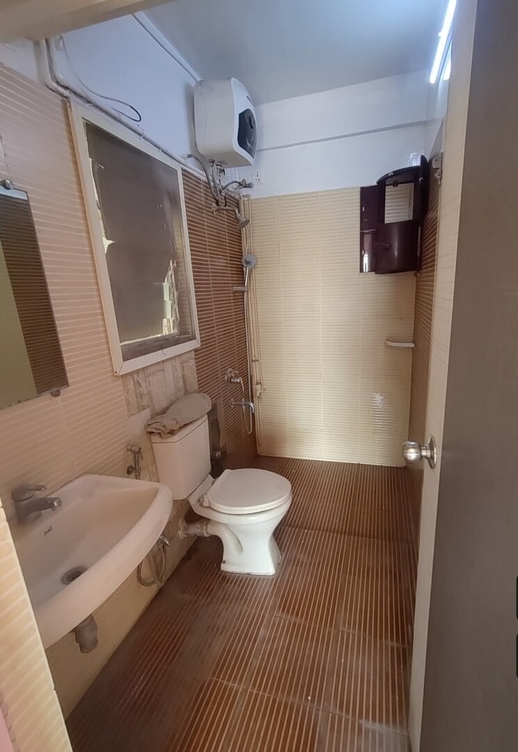 Bathroom, kumar-palmgrove 2 Bedroom 1100 Sq.Ft. Apartment In Kondhwa Pune 8917625