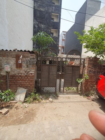  Plot For Sale in Awas Vikas Complex, Vasundhara Sector 17