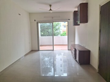 Room in 2 BHK Apartment at Blue 27th Avenue, Bavdhan – for Rent