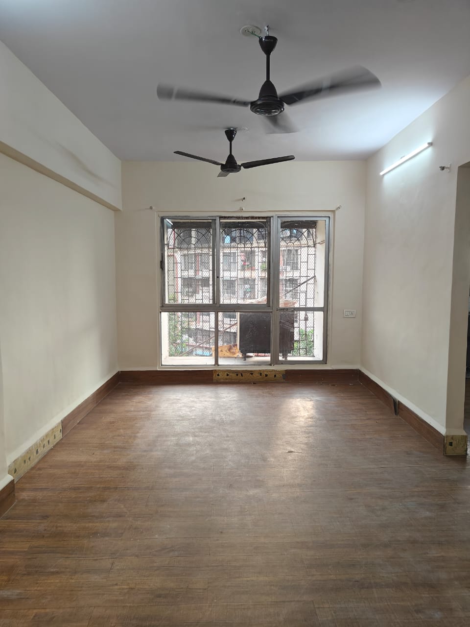 2 BHK Apartment For Rent in Safal Complex
