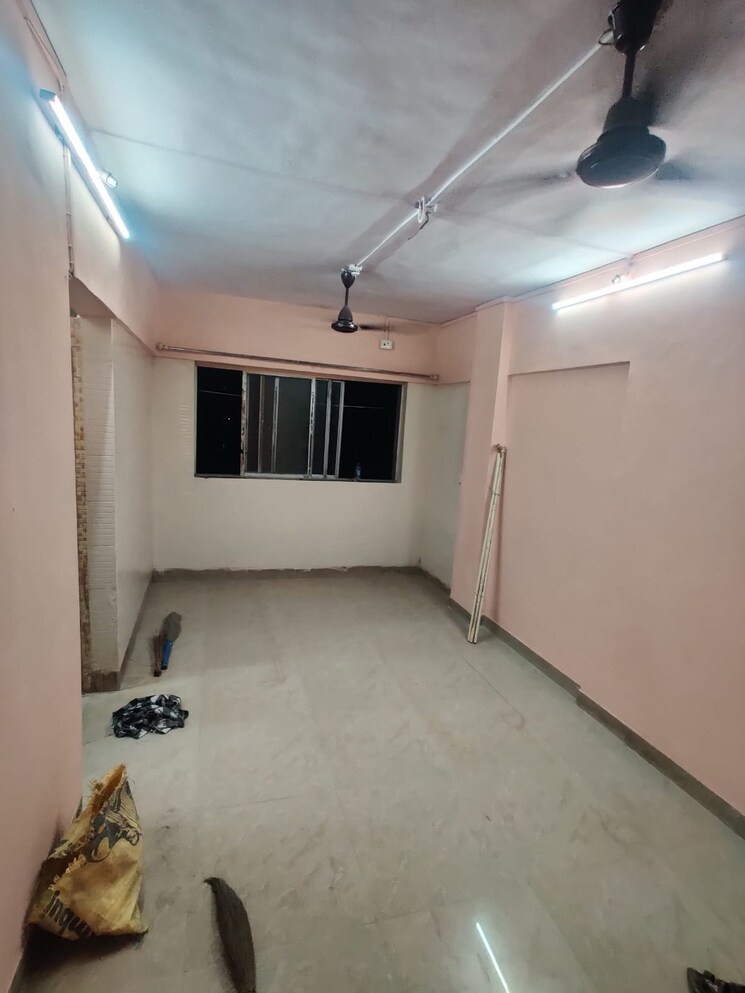 Room, om-chs-borivali 3 Bedroom 900 Sq.Ft. Apartment In Borivali West Mumbai 8917656