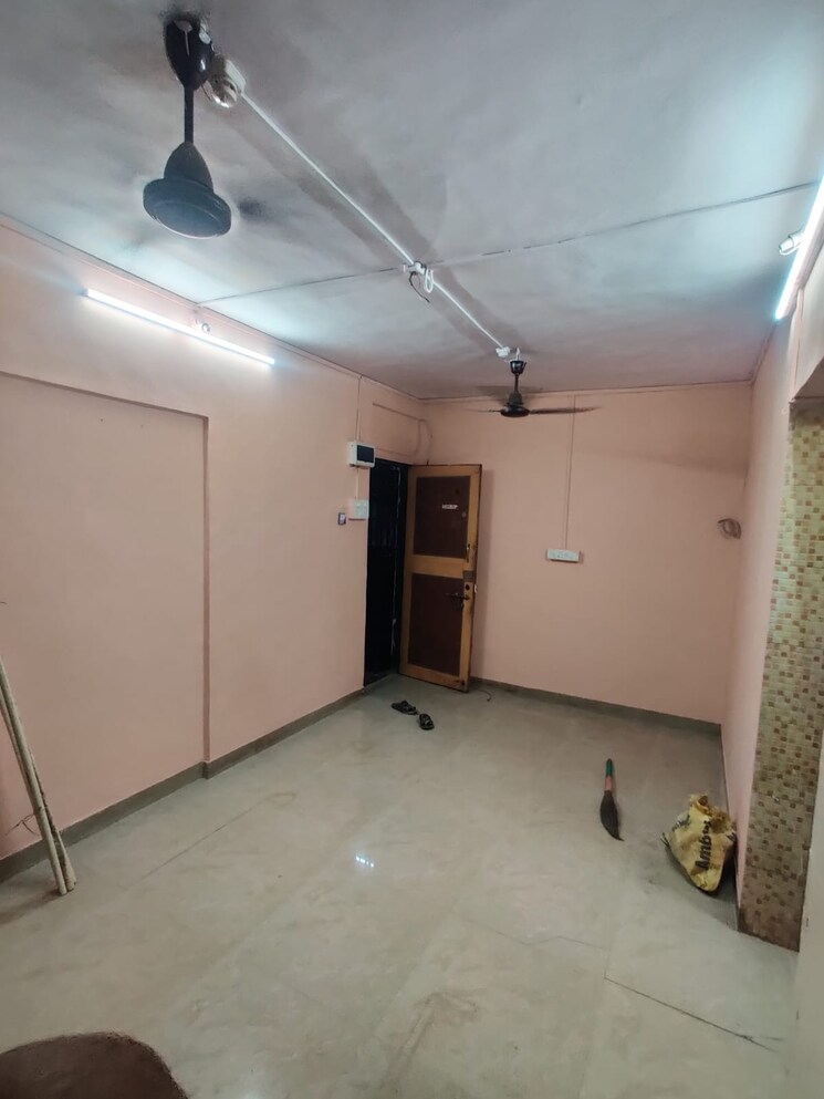 Room, om-chs-borivali 3 Bedroom 900 Sq.Ft. Apartment In Borivali West Mumbai 8917656