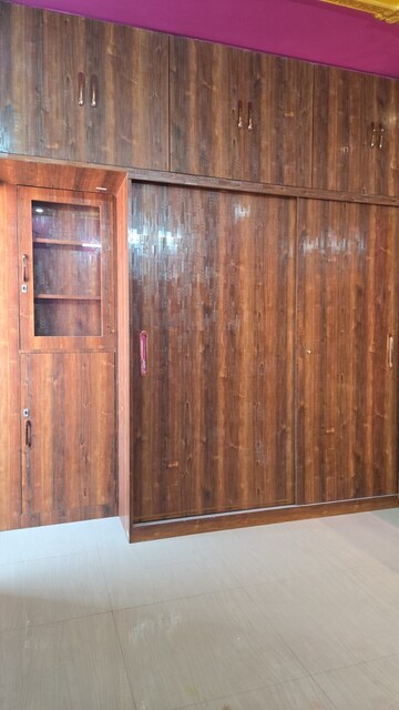 Room in 2 BHK Apartment at Anisabad – for Sale