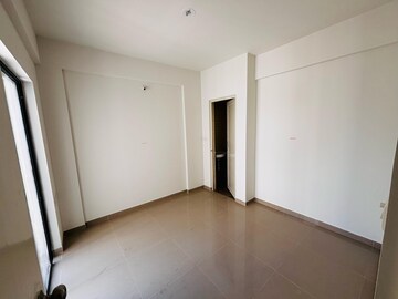 Room in 2 BHK Apartment at Peninsula Address One, Gahunje – for Rent