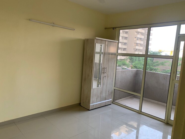 Room, pyramid-pride 2 Bedroom 680 Sq.Ft. Apartment In Sector 76 Gurgaon 8917681