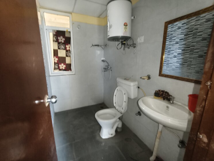 Bathroom, signature-global-the-roselia 2 Bedroom 570 Sq.Ft. Apartment In Sector 95a Gurgaon 8917682