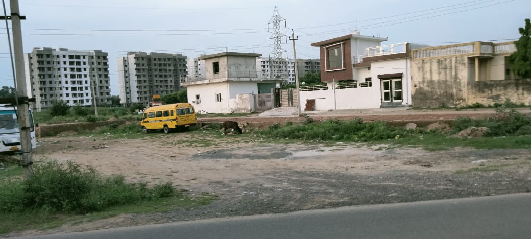 Plot For Sale in Mata Colony