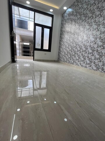 Room in 3 BHK Builder Floor at Govindpuri – for Sale