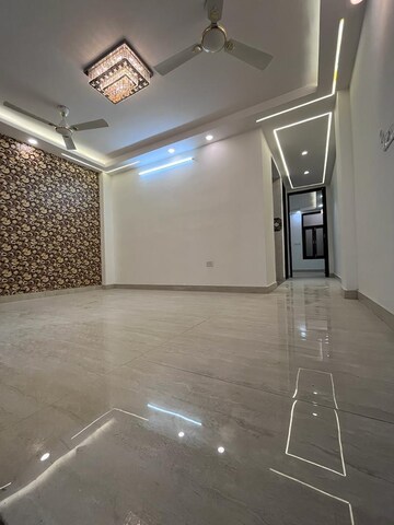Room in 3 BHK Builder Floor at Govindpuri – for Sale