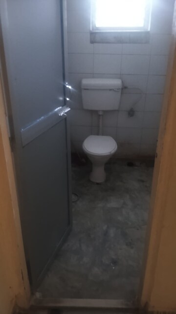 Bathroom in 3 BHK Apartment at Doranda – for Rent