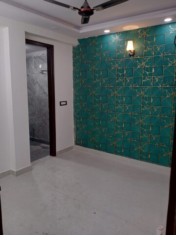 Room in 3 BHK Builder Floor at Govindpuri – for Sale