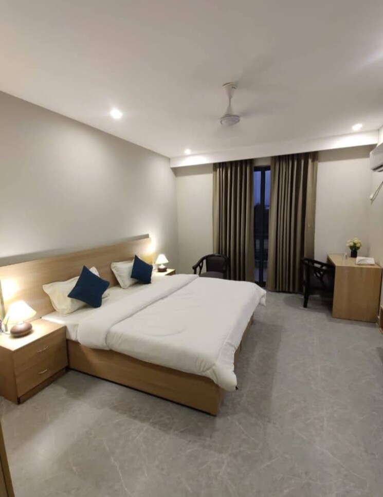 Room, sector 47 Pg For Boys & Girls In Sector 47 8917795