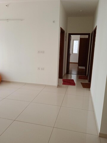 Room in 2.5 BHK Apartment at L&T Raintree Boulevard, Hebbal – for Rent
